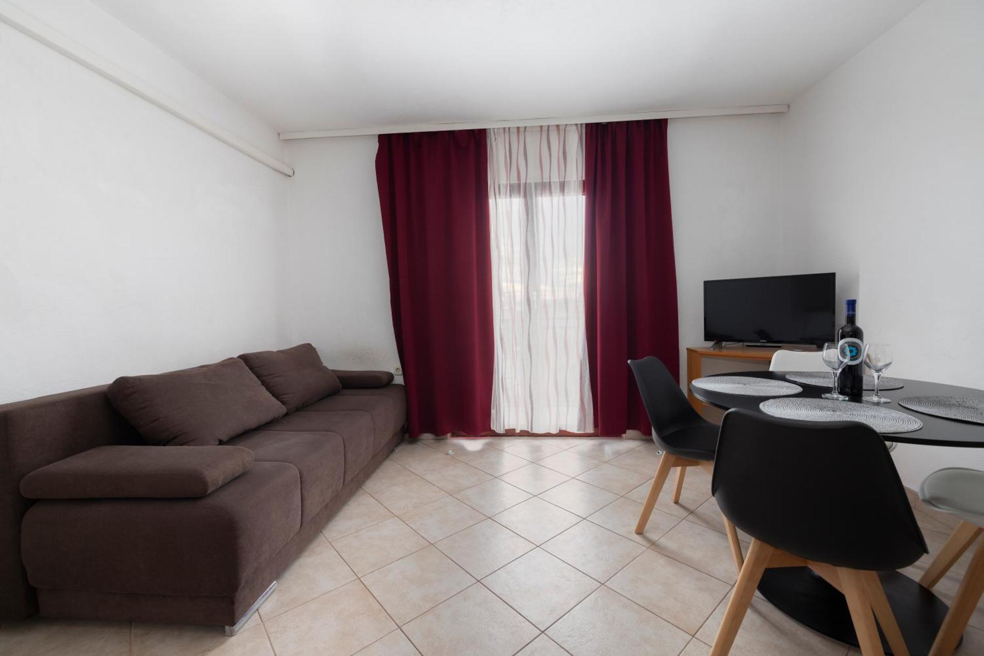 Apartments Family Roso بروماجنا المظهر الخارجي الصورة