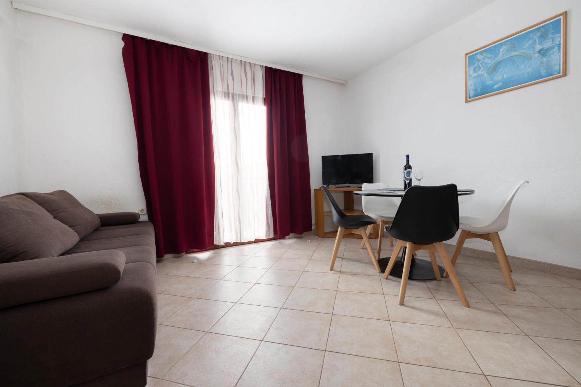 Apartments Family Roso بروماجنا المظهر الخارجي الصورة