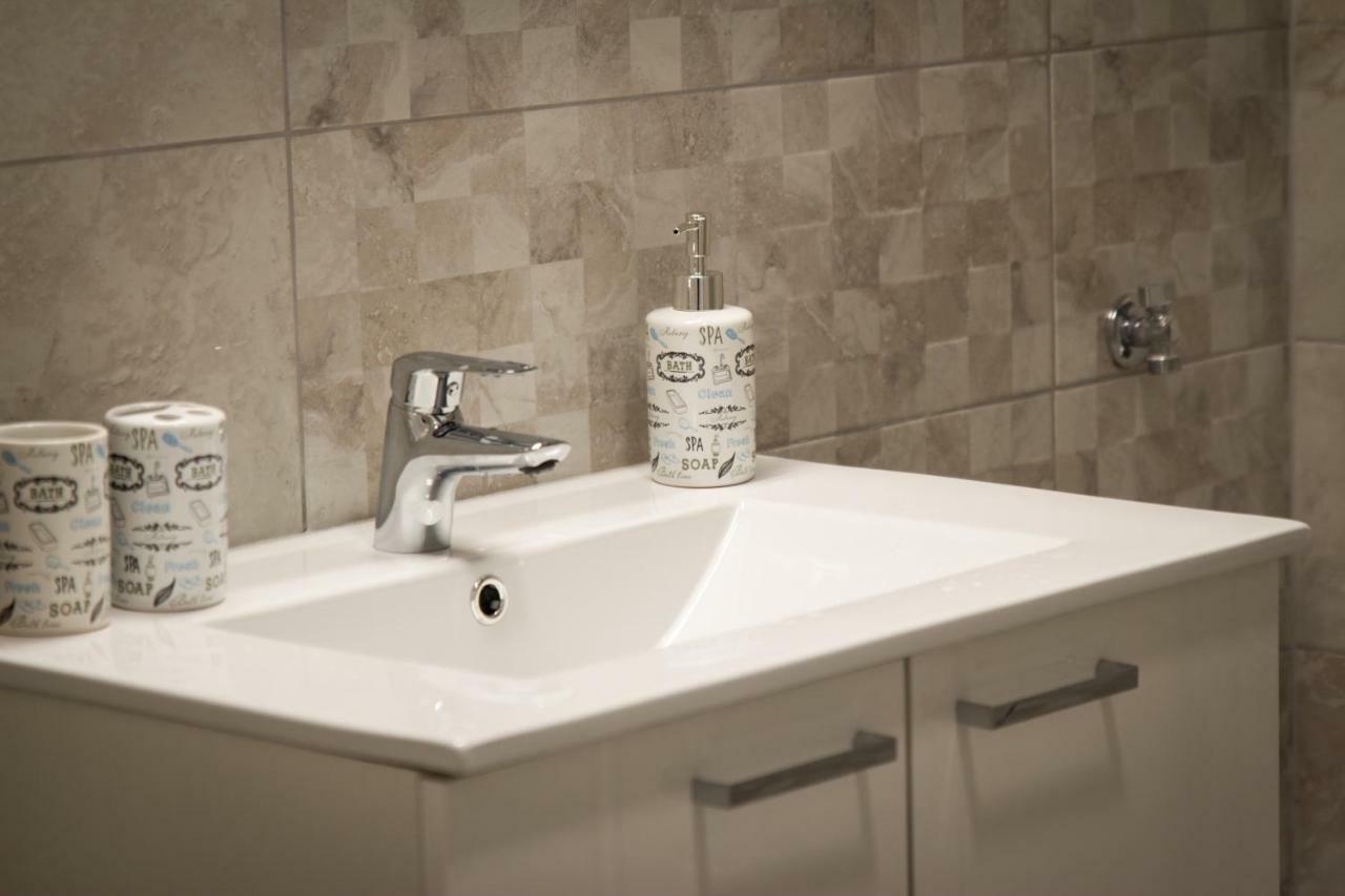 Apartments Family Roso بروماجنا المظهر الخارجي الصورة